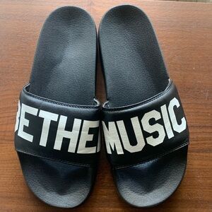 Limited edition Bethel Music slides